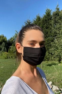 Marcella Arise Pleated Face Mask