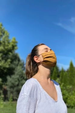 Marcella Arise Pleated Face Mask